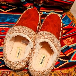 New large women's Dearfoams Slippers
